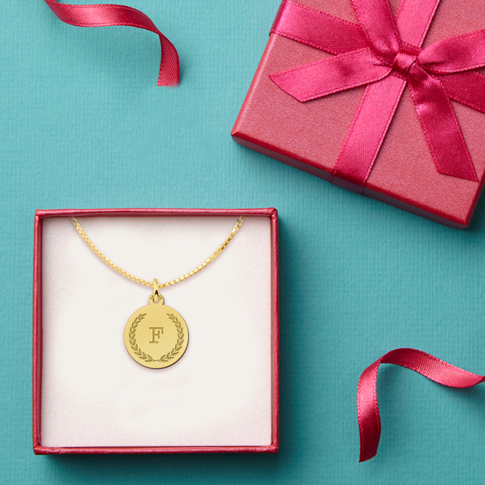 Gouden ketting met letter