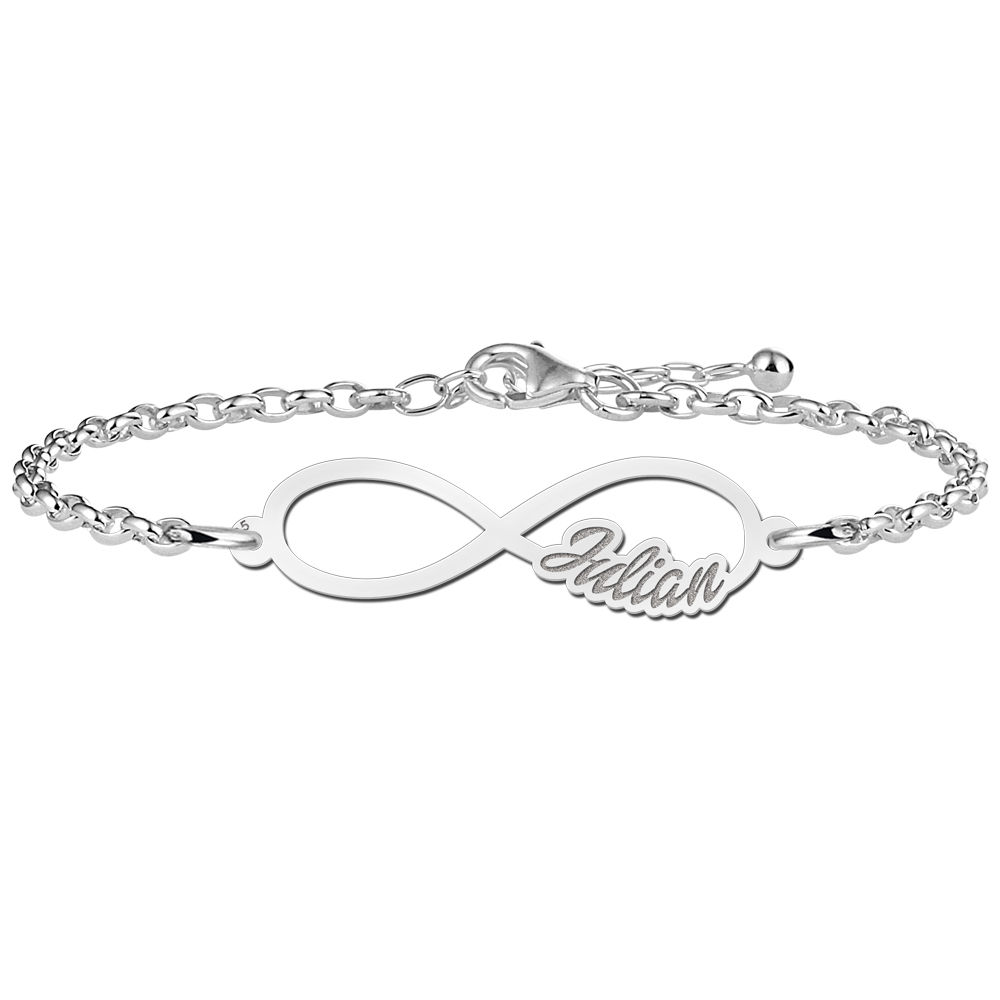 Zilveren infinity armband met één naam