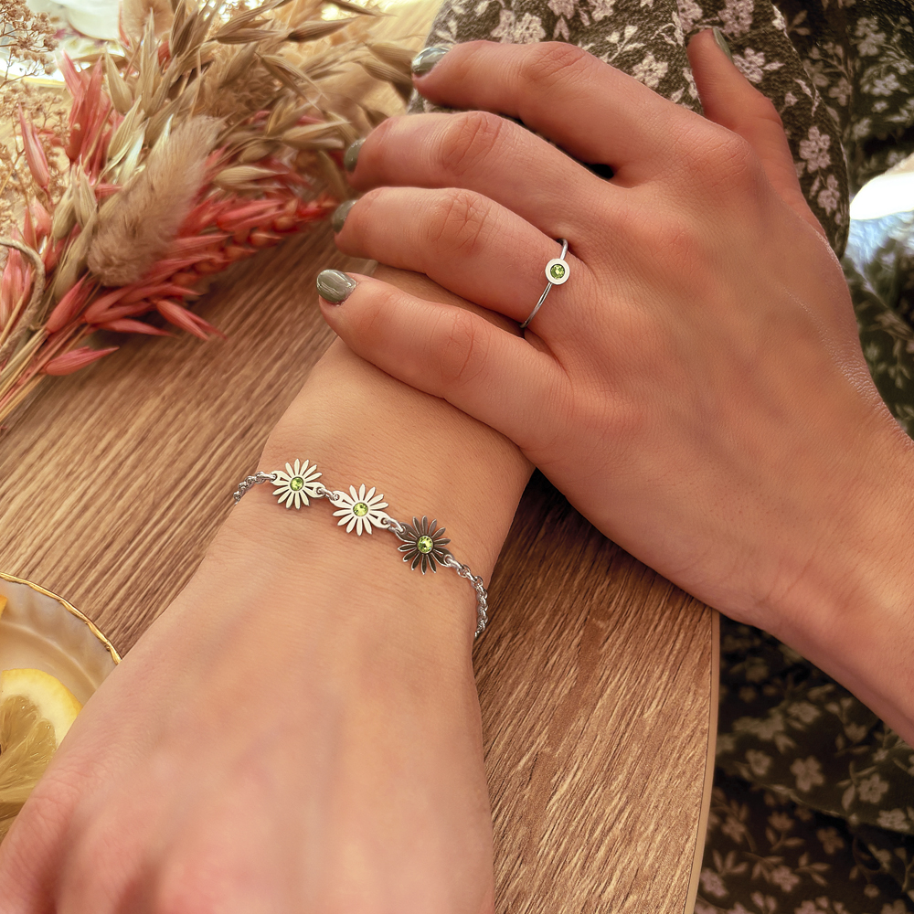 Zilveren armband drie madeliefjes geboortestenen