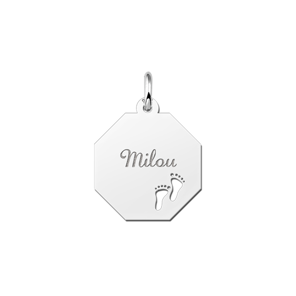 Zilveren achtkantige hanger met babyvoetjes