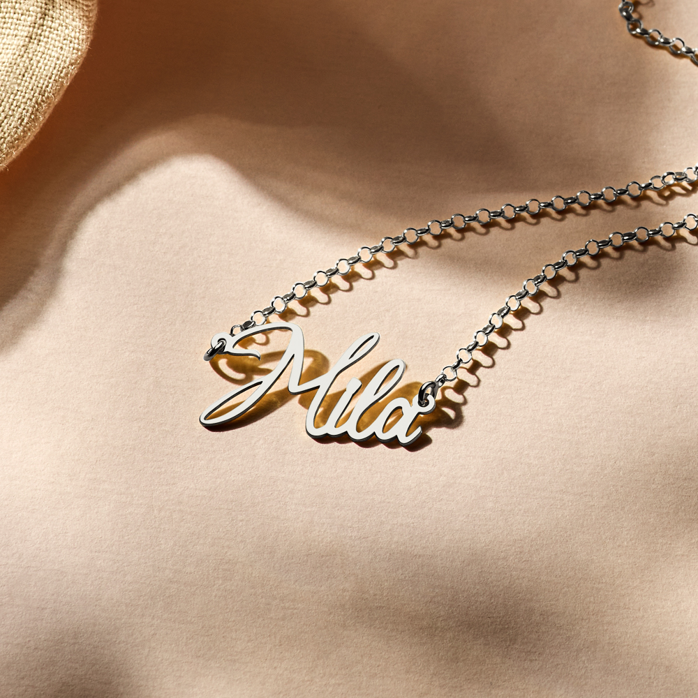 Zilveren naamketting model Mila