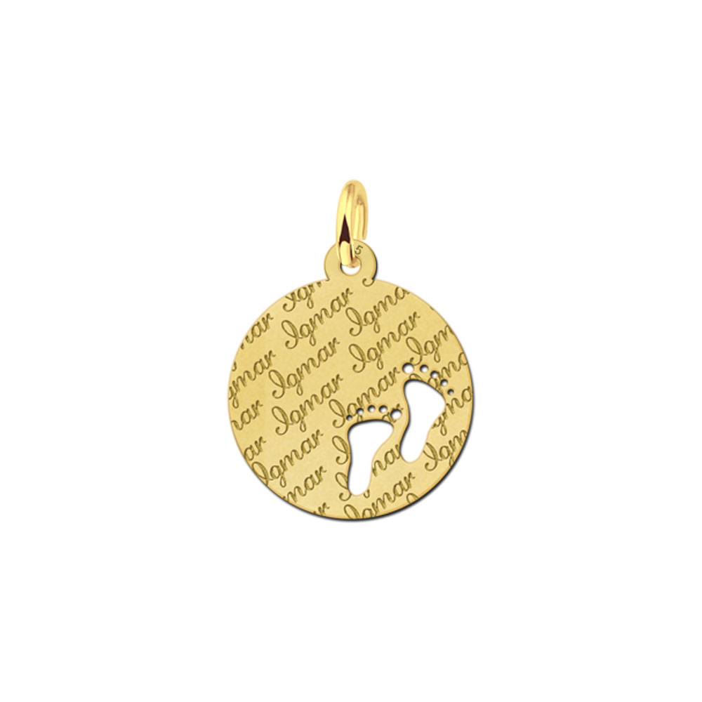 Vergulde hanger met herhaalde naam en babyvoetjes
