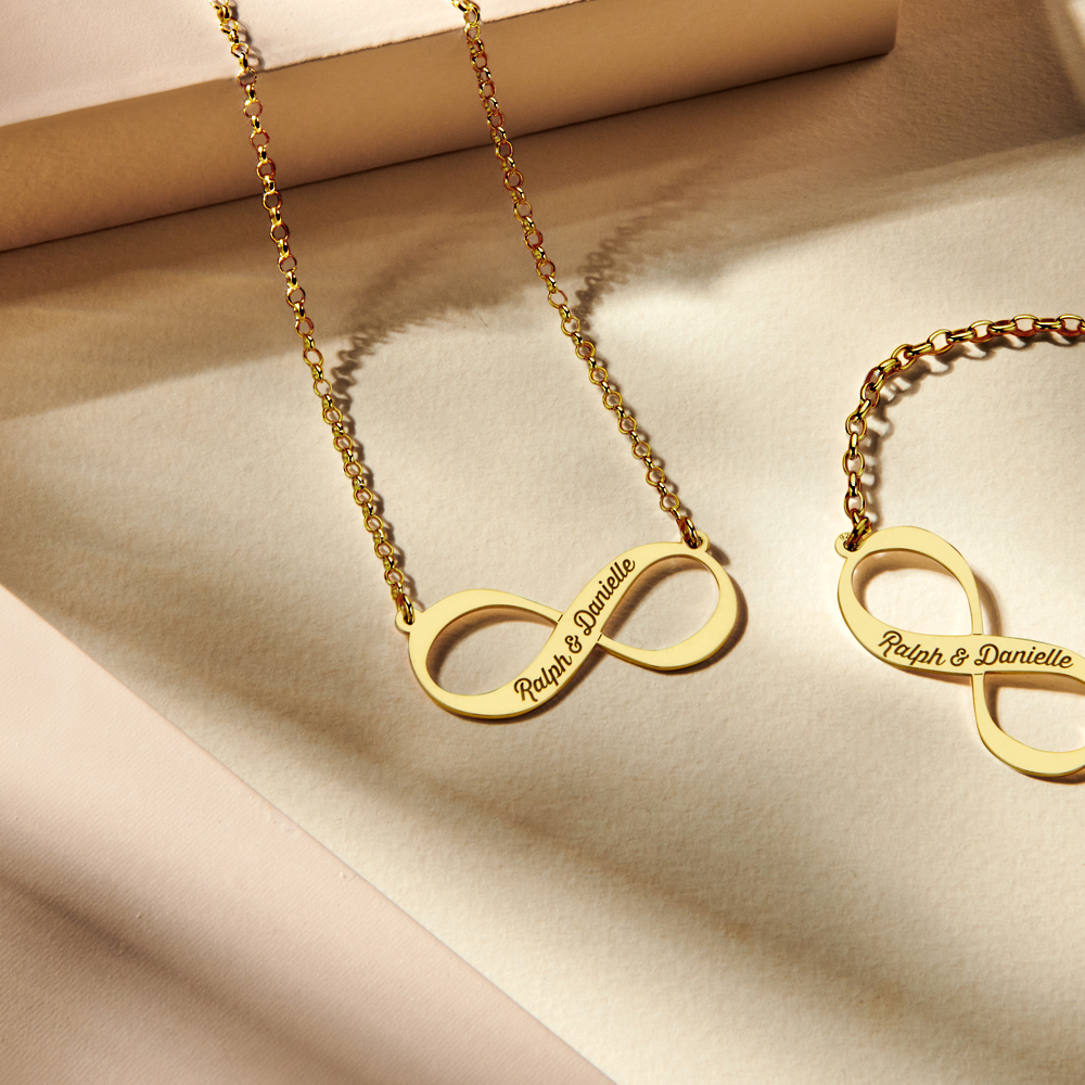 Gouden infinity ketting met namen